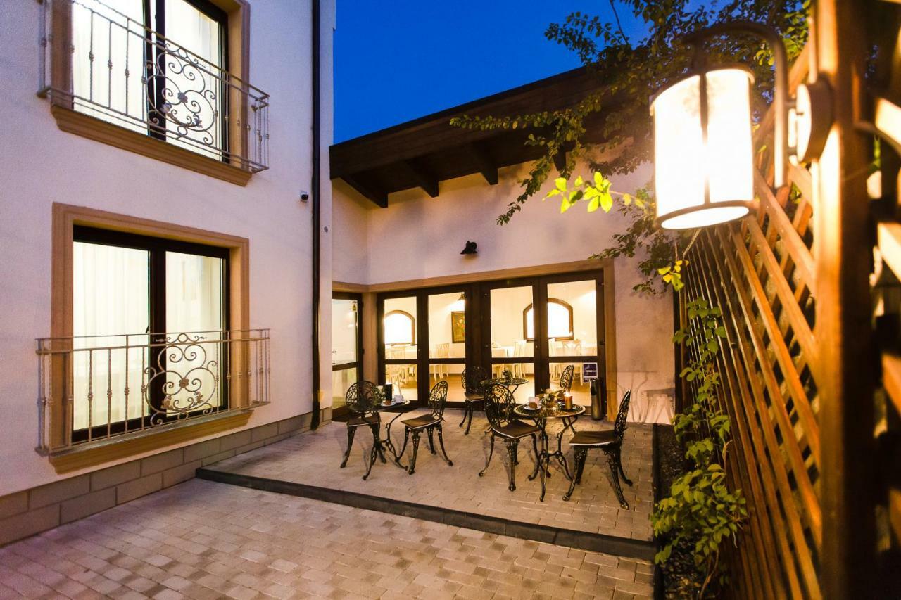 Ave, Alba! Hotel Alba Iulia Eksteriør billede