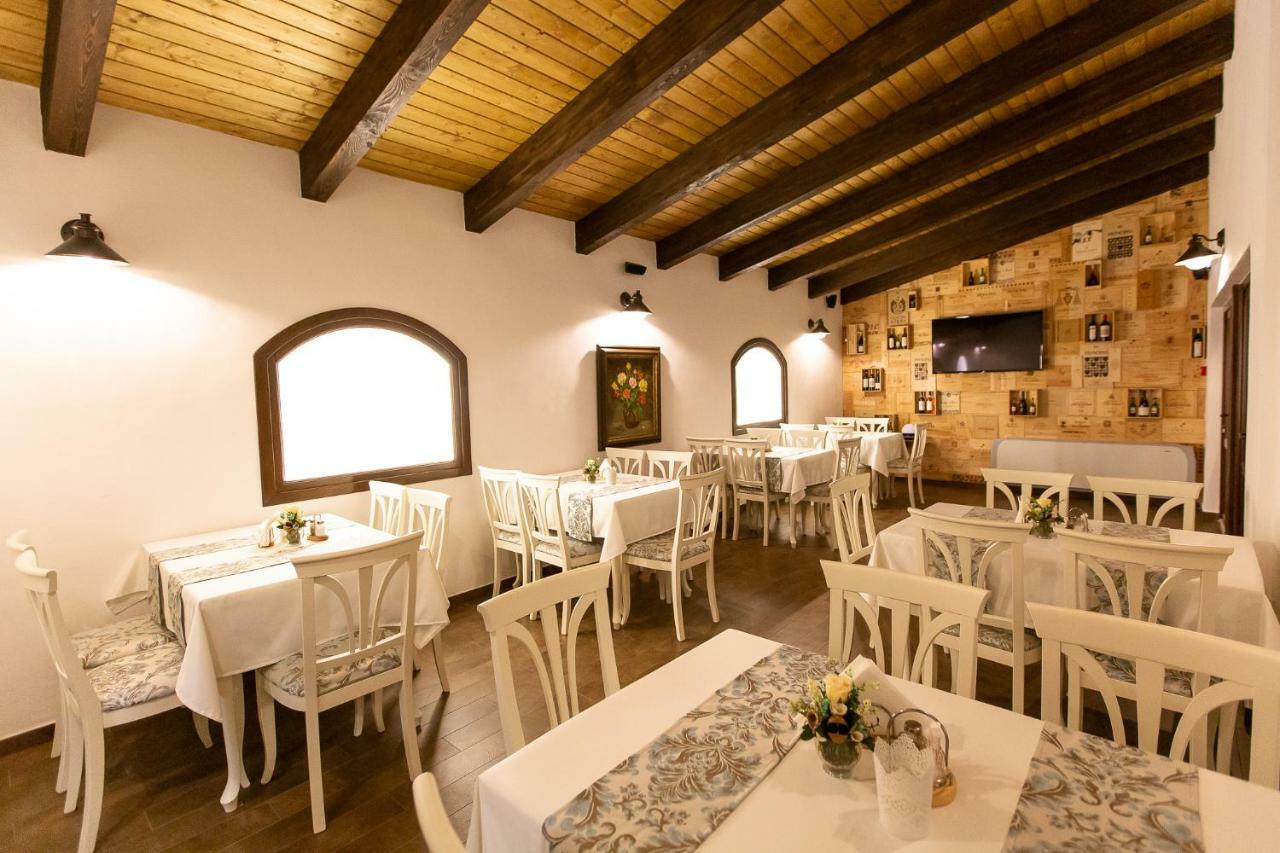 Ave, Alba! Hotel Alba Iulia Eksteriør billede