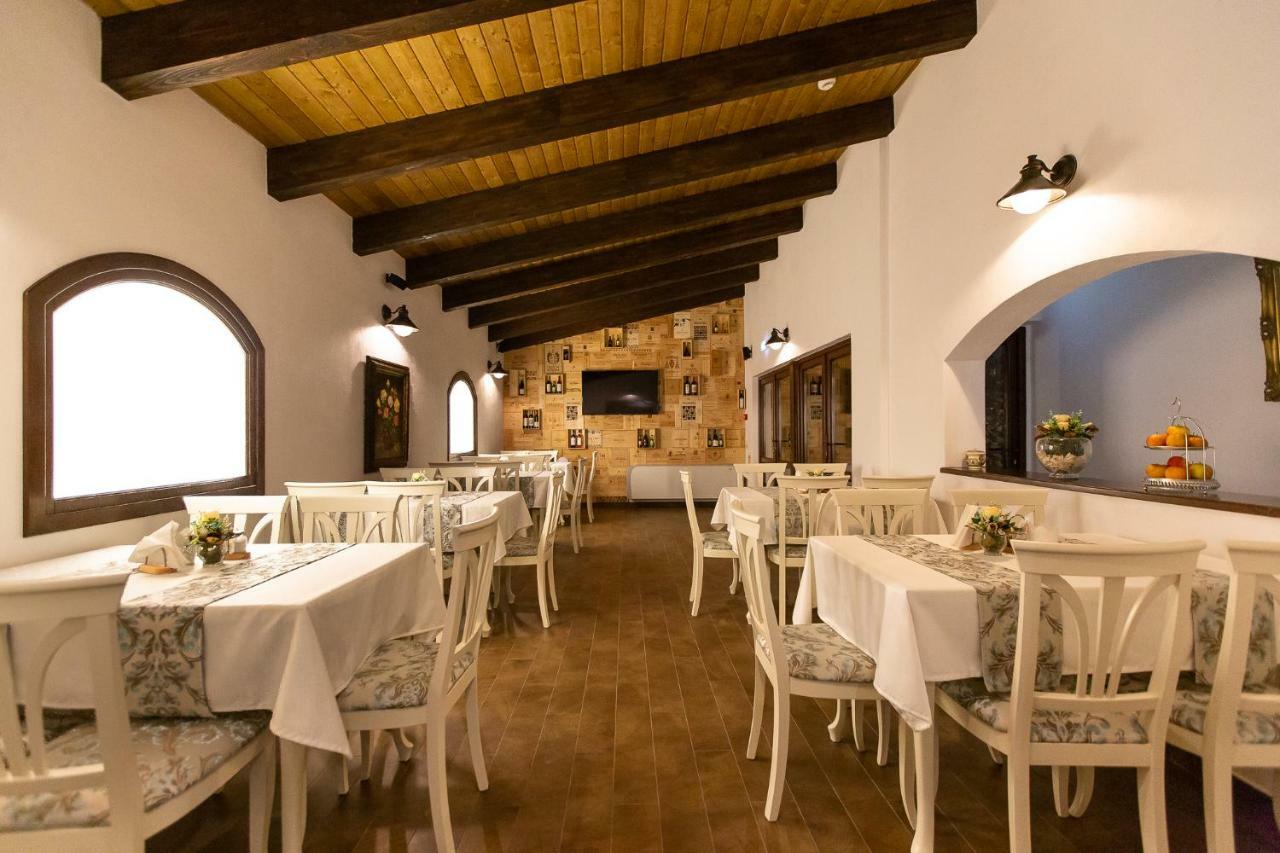 Ave, Alba! Hotel Alba Iulia Eksteriør billede