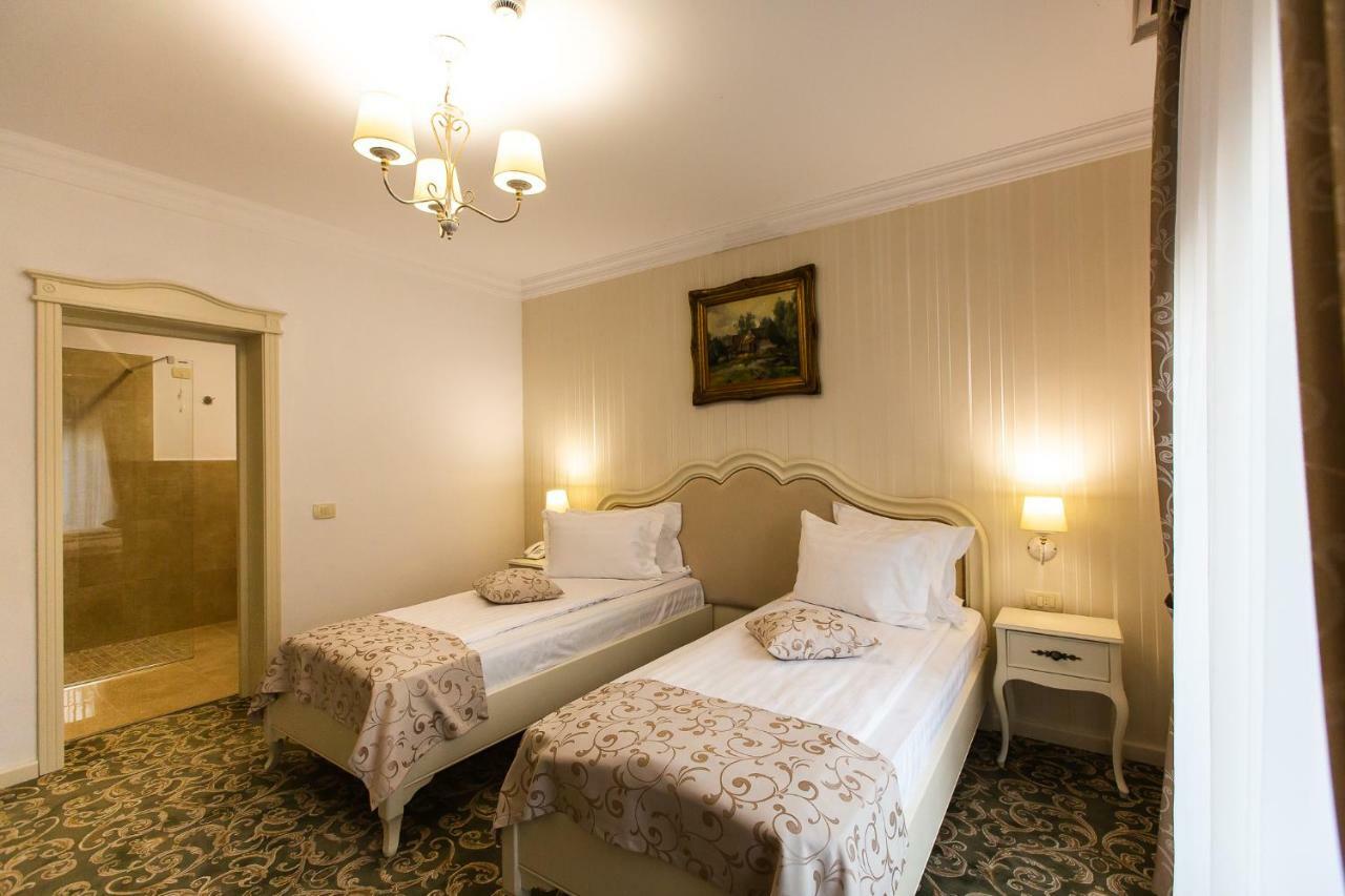 Ave, Alba! Hotel Alba Iulia Eksteriør billede