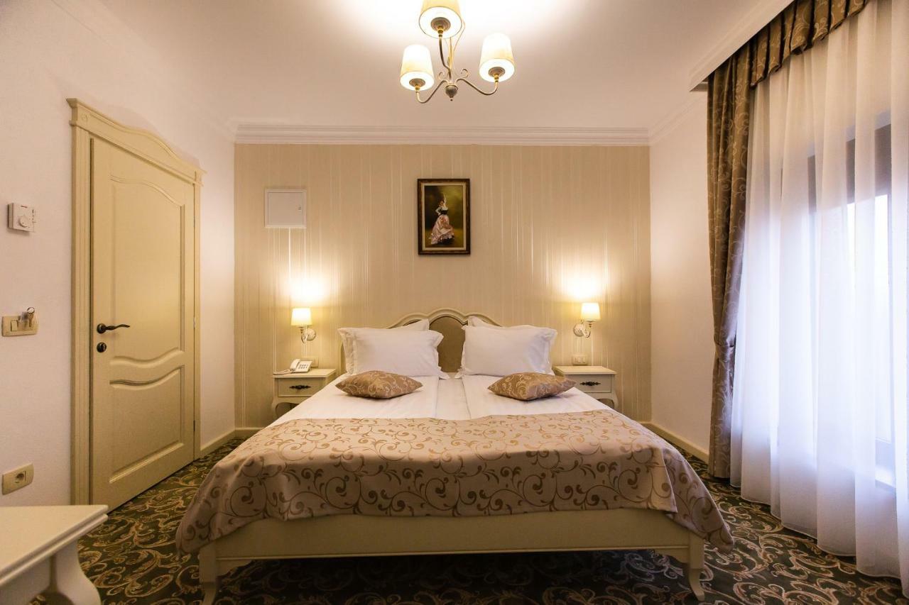 Ave, Alba! Hotel Alba Iulia Eksteriør billede
