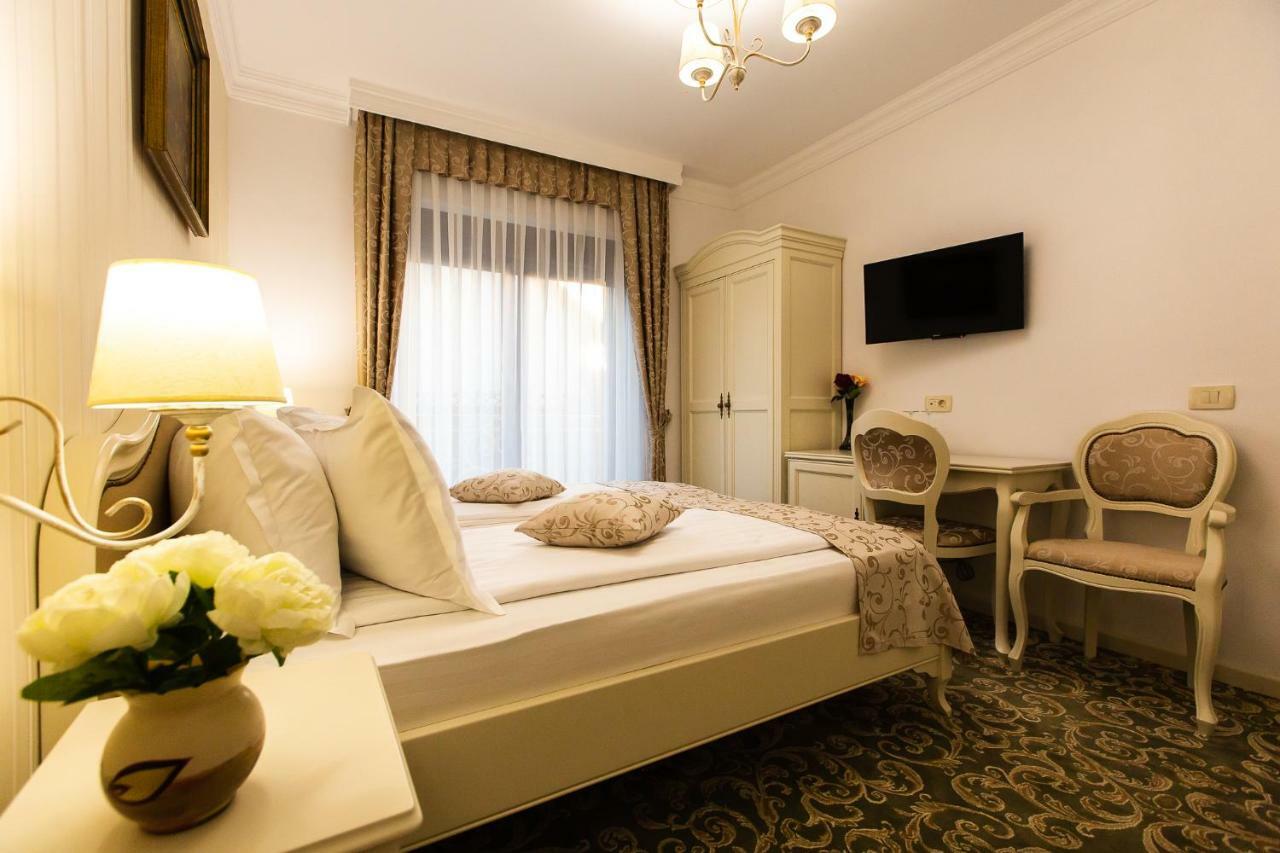Ave, Alba! Hotel Alba Iulia Eksteriør billede
