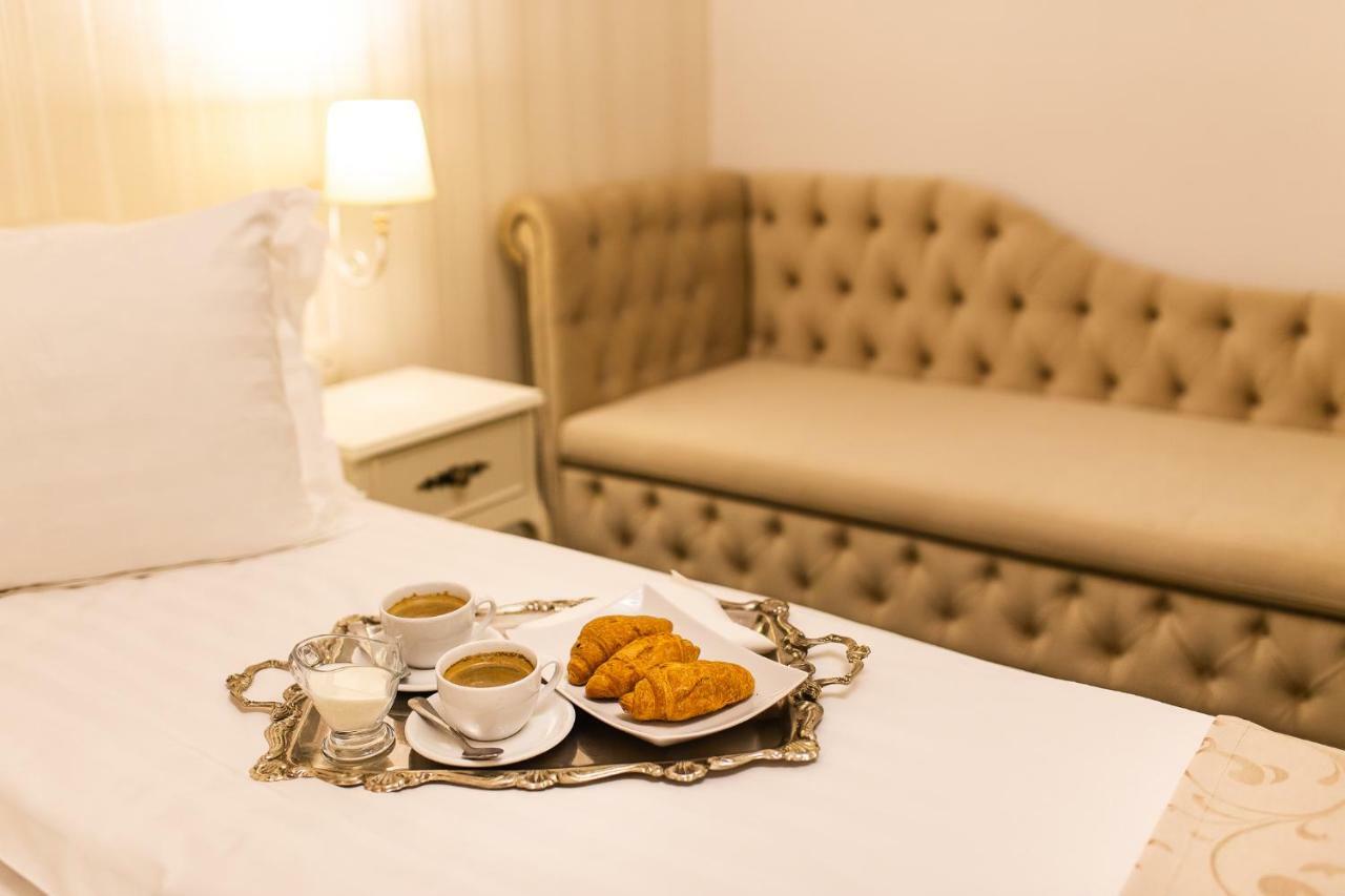 Ave, Alba! Hotel Alba Iulia Eksteriør billede