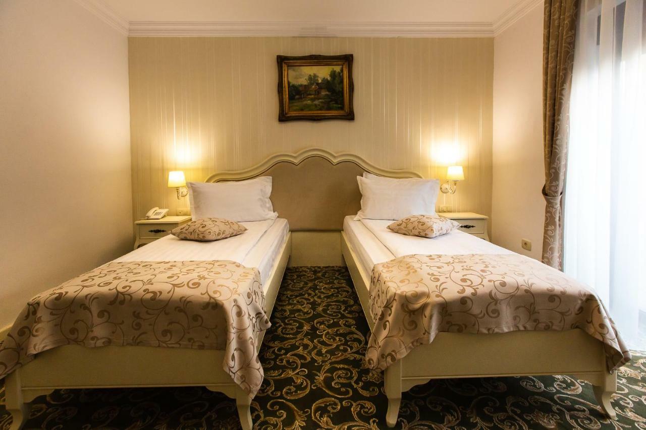 Ave, Alba! Hotel Alba Iulia Eksteriør billede