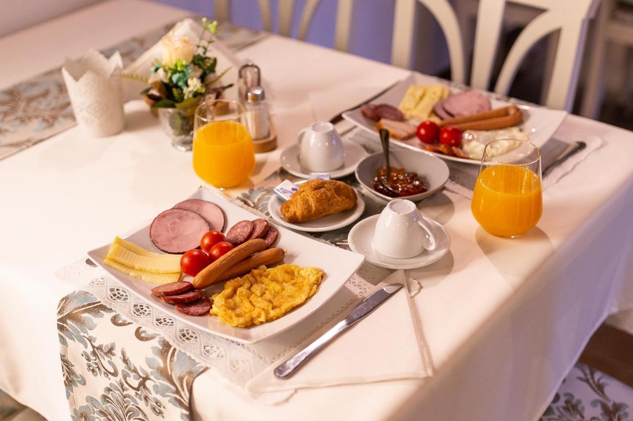 Ave, Alba! Hotel Alba Iulia Eksteriør billede